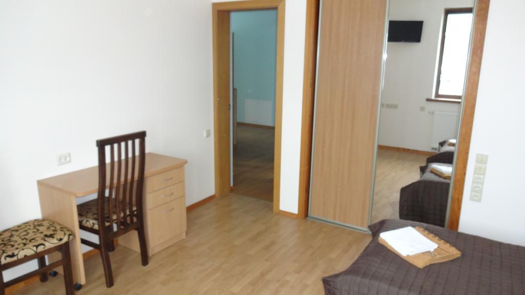 Vidu Guest House Utena Exterior foto