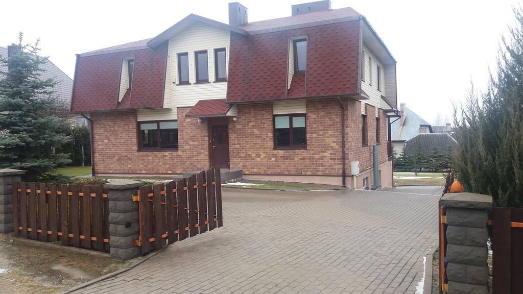 Vidu Guest House Utena Exterior foto