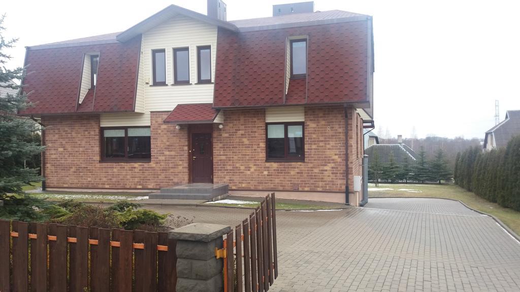Vidu Guest House Utena Exterior foto