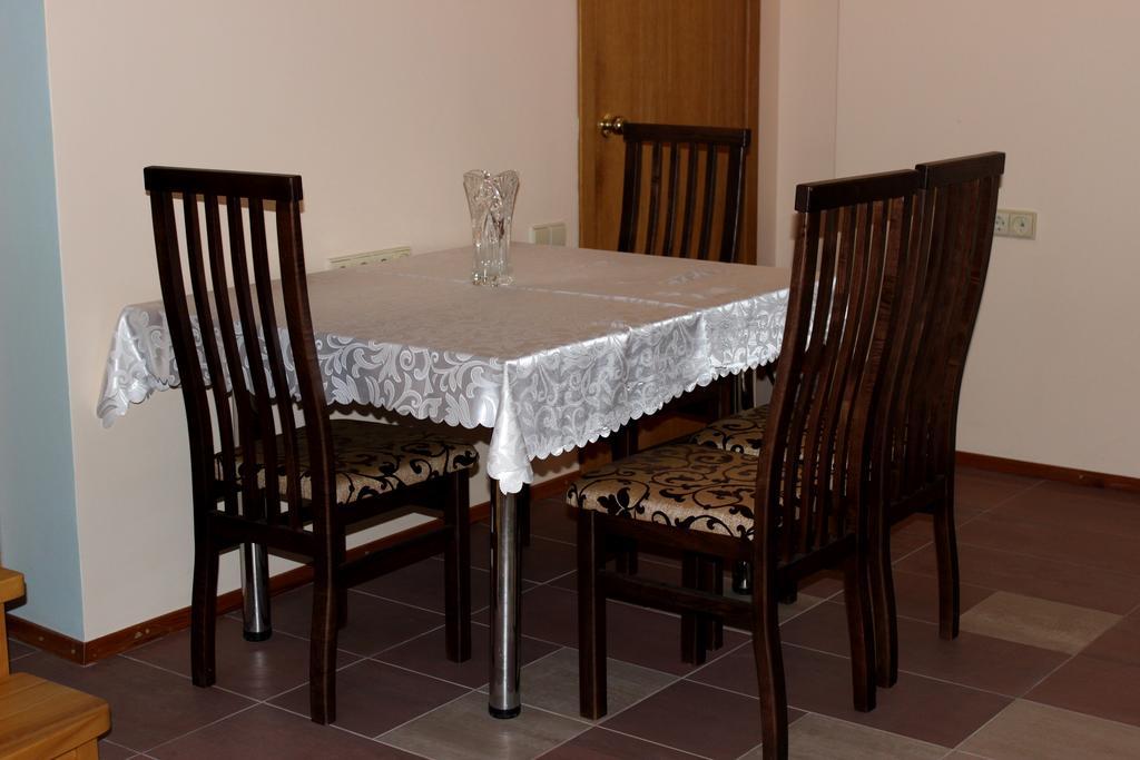 Vidu Guest House Utena Exterior foto