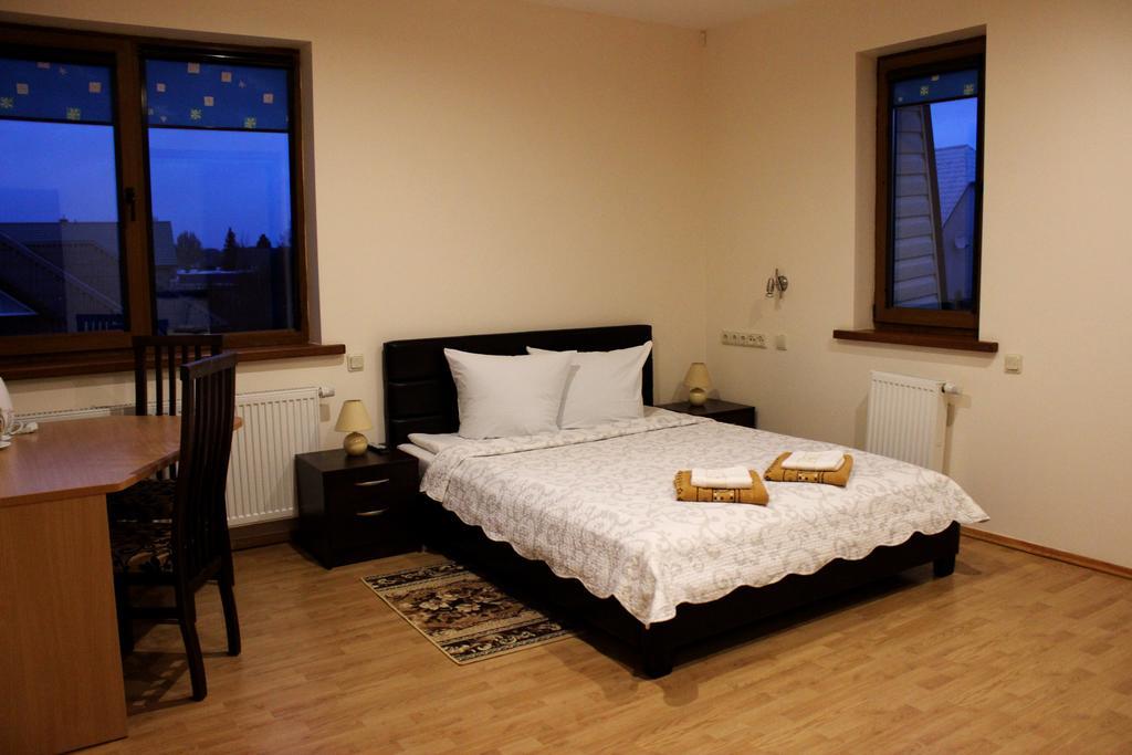 Vidu Guest House Utena Exterior foto